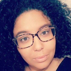 Meet your Posher, Desha